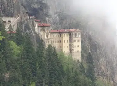 Sümela Manastırı'nda Kayalarla İlgili Güvenlik Önlemleri Alınacak