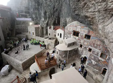 Alp Kırşan, "Alp Yollarda" ile Trabzon'un Tarihini Keşfe Çıktı!