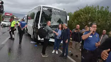Antalya'da Zincirleme Trafik Kazası: İki Turist Yaralı