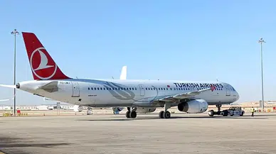 İstanbul Havalimanı'nda Türk Aktivistlere Çiçeklerle Sıcak Karşılama!