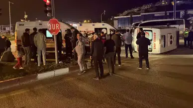 Tokat'ta Ambulans Kavşakta Cip İle Çarpıştı, 3 Kişi Hafif Yaralandı