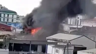 Ataşehir’de Fabrika Yangını: 1 İşçi Hastaneye Kaldırıldı