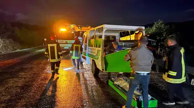 Konya'da Kamyon Devrildi, 2 Kişi Hayatını Kaybetti 1 Kişi Yaralandı
