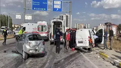 Sivas'ta trafik kazası: 39 yaşındaki kadın hayatını kaybetti, dört kişi yaralı!
