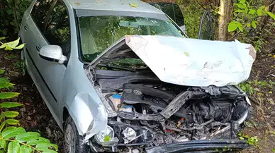 5 Metreden Düşen Araçta 4 Üniversite Öğrencisi Yaralandı