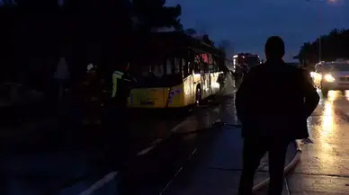 İETT Otobüsü Yangında Kül Oldu, Yolcu Olmaması Facianın Önüne Geçti