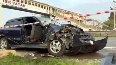 Park Halindeki Tıra Çarpan Araçta Bir Kadın Hayatını Kaybetti