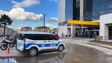 Gölcük'te Bıçakla Direnen Şüpheli Polis Tarafından Vuruldu