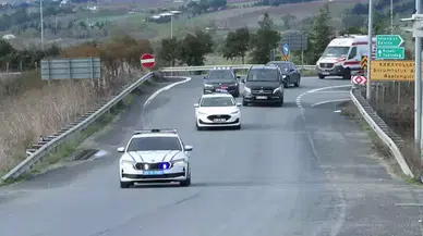 Özgür Özel, İmamoğlu'na Destek İçin Silivri'de Cezaevini Ziyaret Etti