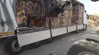 Kayseri'de Atık Kağıtlar Arasında 2 Bin Paket Kaçak Sigara Yakalandı