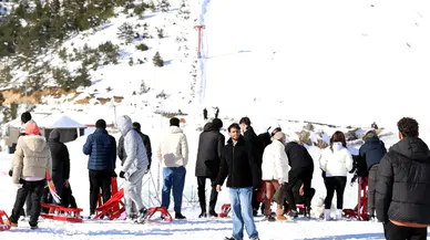 Zigana Dağı'nda Kayak Severler, Kışın Eğlencesine Doydu!