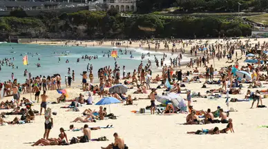 Bondi Plajı'nda Silahlı Saldırı: 9 Kayıp, İki Şüpheli Gözaltına Alındı