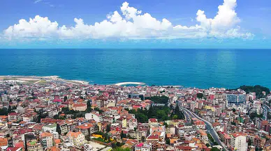 Trabzon'da Ahi Evren Dede Camii Yanındaki Mezarlığa Yoğun İlgi