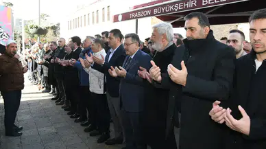 Trabzon'da Özdemir Sayitoğlu İçin Duygusal Cenaze Töreni Düzenlendi.