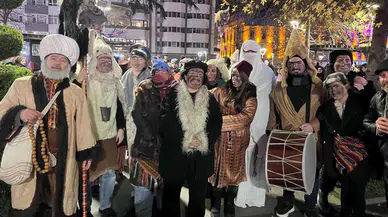 Trabzon'da Kalandar Festivali: Canlı Kostümlerle Dolu Bir Şenlik!