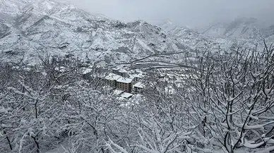 Trabzon'da Kar Yağışı Nedeniyle Eğitime 1 Gün Ara Verildi