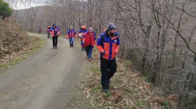 Balıkesir'de Kaybolan Elif Kumal İçin Arama Çalışmaları Sürüyor