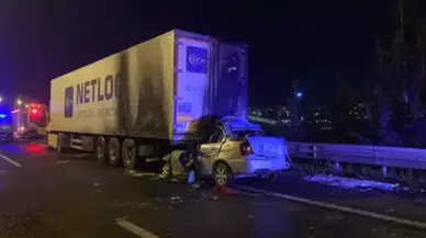 Keçiören'de TIR'a Çarpan Otomobilde Sürücü Yaşamını Yitirdi