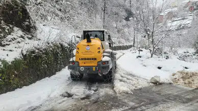 Trabzon'da Yoğun Kar Yağışı Nedeniyla 40 Mahalle Yolu Kapatıldı