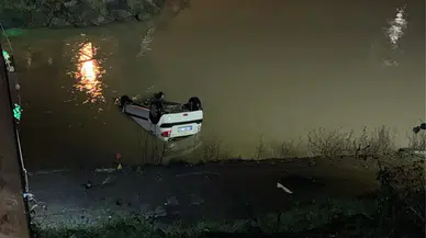 Akçaabat'ta Kontrolden Çıkan Otomobil Sera Gölü'ne Düştü