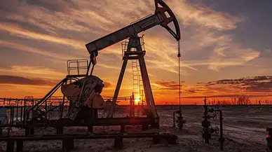 Orta Doğu'daki Gerginlikten Dolayı Petrol Fiyatları 90 Doları Aştı