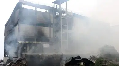 Arsin'de Fındık Üretim Tesisinde Yangın Çıktı: 3 Kişi Yaralandı!