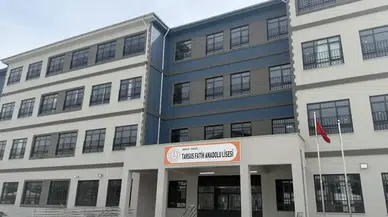Tarsus'ta Liseli Öğrenci Okulda Tabancayla Ele Geçirildi!