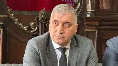CHP Ortahisar'da Demokrasi İçin Dayanışma Nöbeti Düzenledi