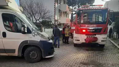 Edremit'te Geri Manevra Yapan Kamyonet Altında Kalan Genç Kurtarıldı