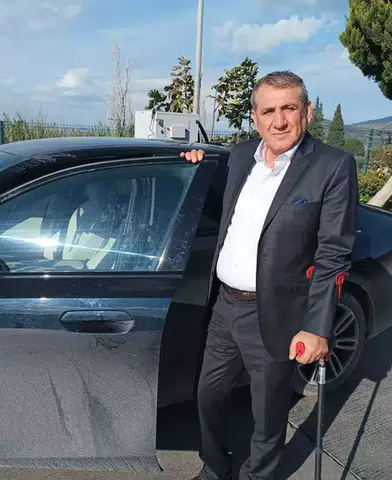 İzmir'de İş Adamı Ekinci, Silahlı Saldırıya Hedef Oldu