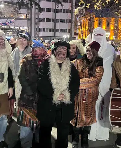 Trabzon'da Kalandar Festivali: Canlı Kostümlerle Dolu Bir Şenlik!