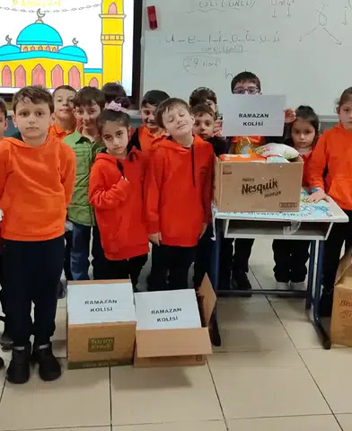 Mareşal Fevzi Çakmak İlkokulu'ndan Ramazan'da Yardımlaşma Örneği