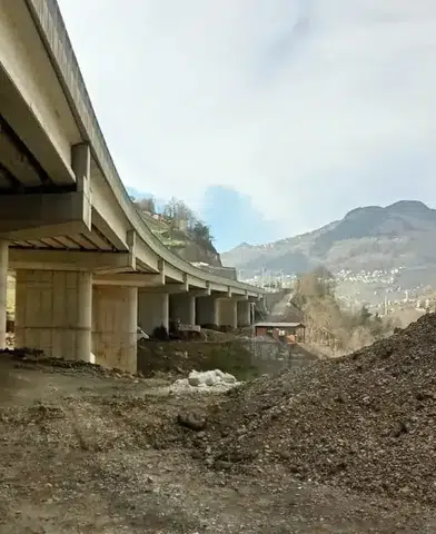 Trabzon'da Viyadükten Düşen 67 Yaşındaki Adam Hayatını Kaybetti