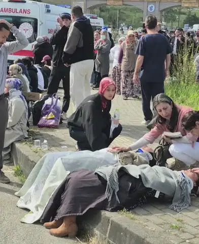 Bartın Üniversitesi'nde Meydana Gelen Otobüs Kazasında 44 Yaralı!