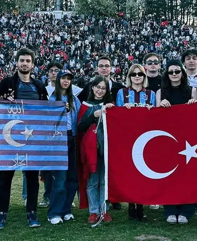 ODTÜ'de Bayrak Açan Öğrencilere Saldırıya Karşı Protestolar Büyüyor
