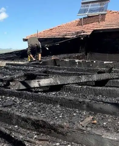 Kumru'daki Yangın Erken Müdahale ile Söndürüldü, Bina Ağır Hasar Gördü