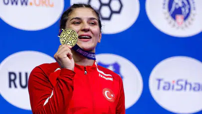 Nesrin Baş, U23 Dünya Şampiyonası'nda 10-0'la Üçüncü Kez Şampiyon Oldu