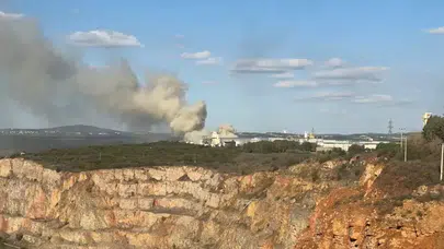 Gebze'de Fabrika Yangını Paniğe Neden Oldu İtfaiye Hızla Müdahale Etti