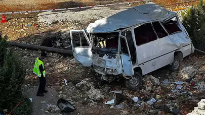 Erdemli'de Tarım İşçilerini Taşıyan Minibüs, Kaza Geçirdi!