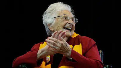 Loyola Chicago’nun Efsane İsmi Sister Jean 106 Yaşında Vefat Etti
