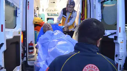 Aksaray'da Parkta Bıçaklı Saldırı: Bir Kişi Ağır Yaralandı