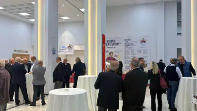 Ortahisar Yazar Buluşmaları Edebiyat Tutkusu ve Eleştirilerle Başladı