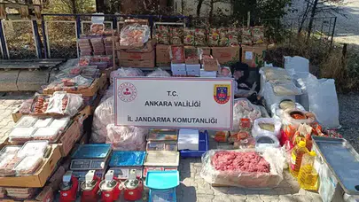 Ankara'da Jandarma, 1.2 Ton Bozuk Gıda İle 3 Kişiyi Gözaltına Aldı!