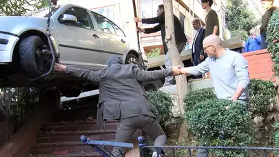 Şişli'de Trafik Kazası Mahallede Panik Yaratırken Çocuklar Kurtuldu