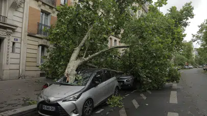 Fransa'da Benjamin Fırtınası: 1200 İtfaiye Erinden Acil Müdahale!