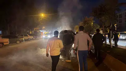 Adıyaman'da Otomobil Yangını Kısa Sürede Kontrol Altına Alındı