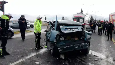 Erzurum'da Fren Problemi Sebebiyle Zincirleme Kaza: İki Kişi Yaralandı