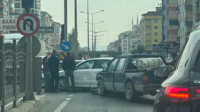 Akçaabat'ta Trafik Kazası: Uzun Araç Kuyrukları Oluştu