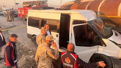 Silopi'de Öğrenci Servisi İle Tanker Çarpıştı, 13 Öğrenci Yaralandı