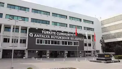 Antalya'da Yolsuzluk Skandalı: 8 Şüpheli Gözaltında!